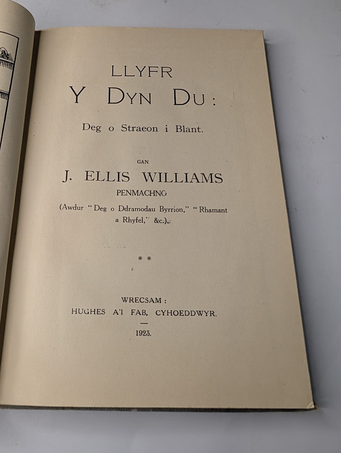 Llyfr y Dyn Du: Deg o Straeon i Blant by J. Ellis Williams. 1923 WELSH Children's