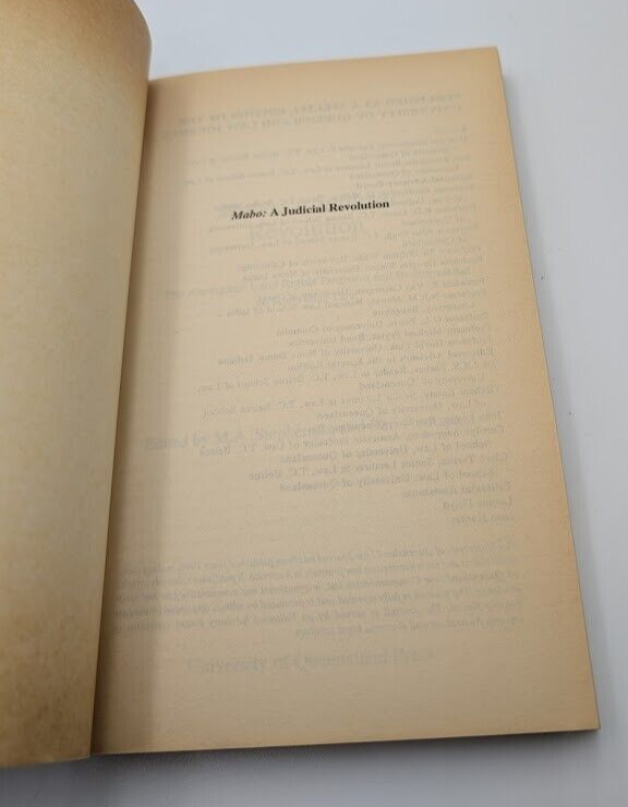 Mabo: a Judicial Revolution: A Judicial Revolution: Aboriginal Land (PB, 1993)