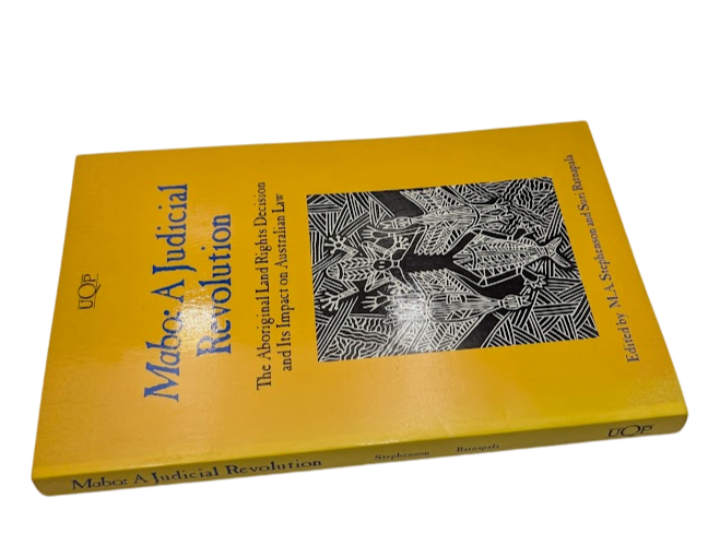 Mabo: a Judicial Revolution: A Judicial Revolution: Aboriginal Land (PB, 1993)