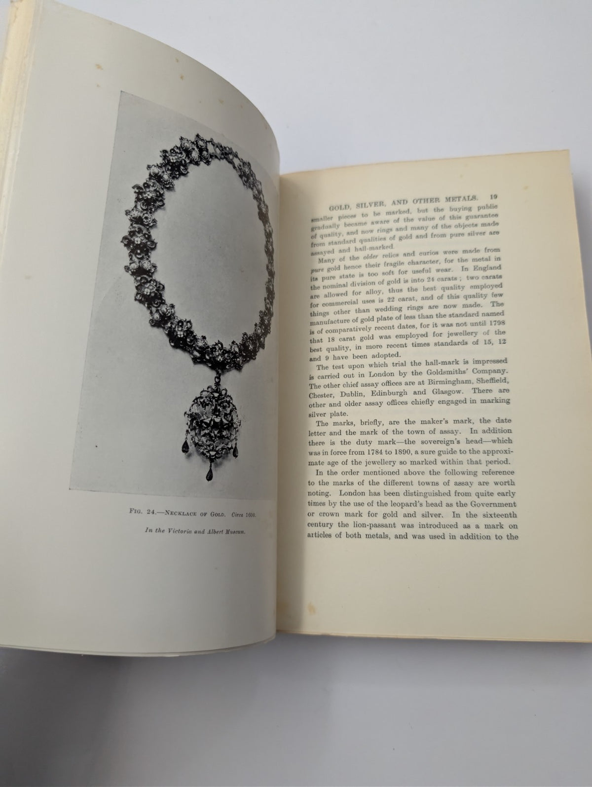 Antique Jewelry and Precious Stones - actual copy, photograph 12