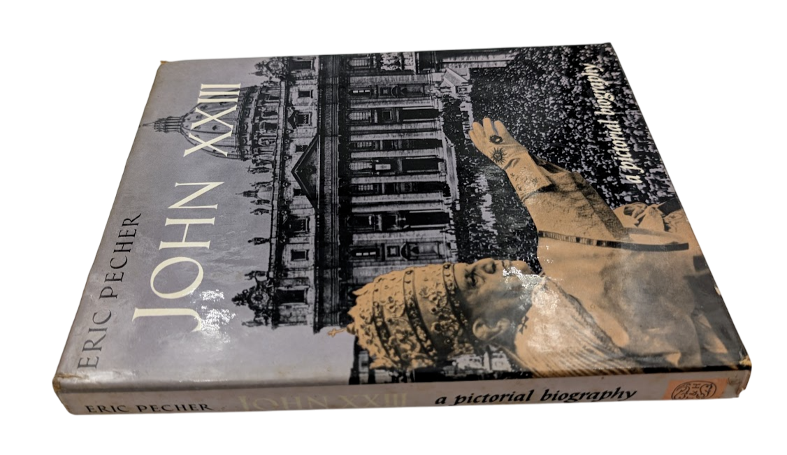 Pope John XXIII: A Pictorial Biography - actual copy, photograph 2