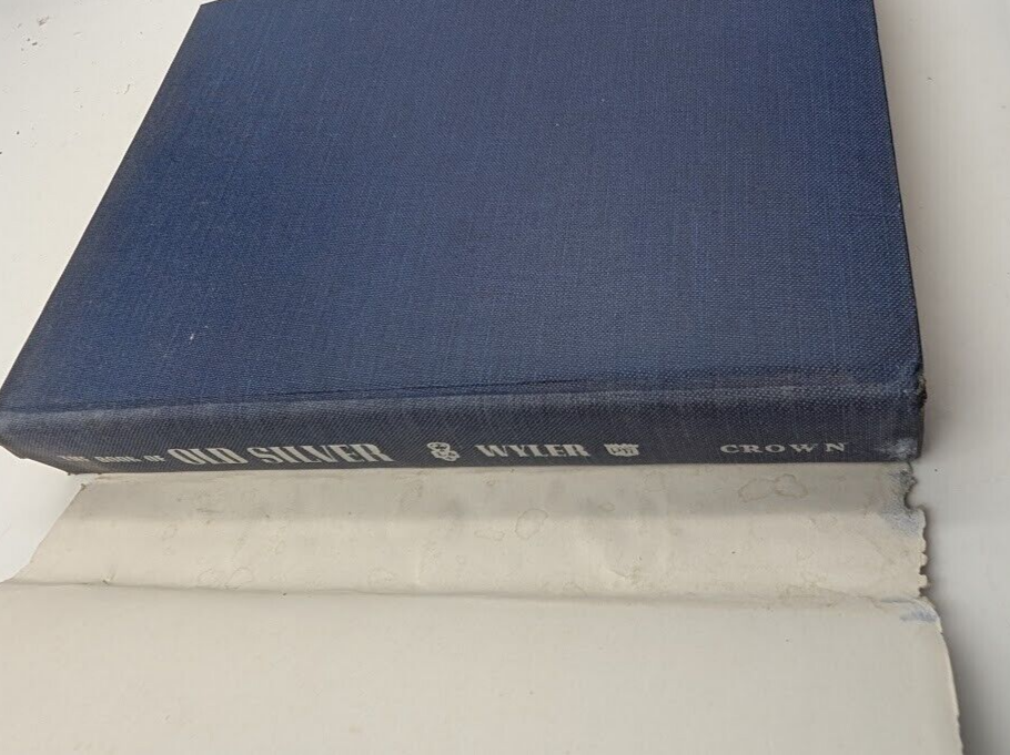 The Book of Old Silver: English, American, Foreign - actual copy, photograph 4