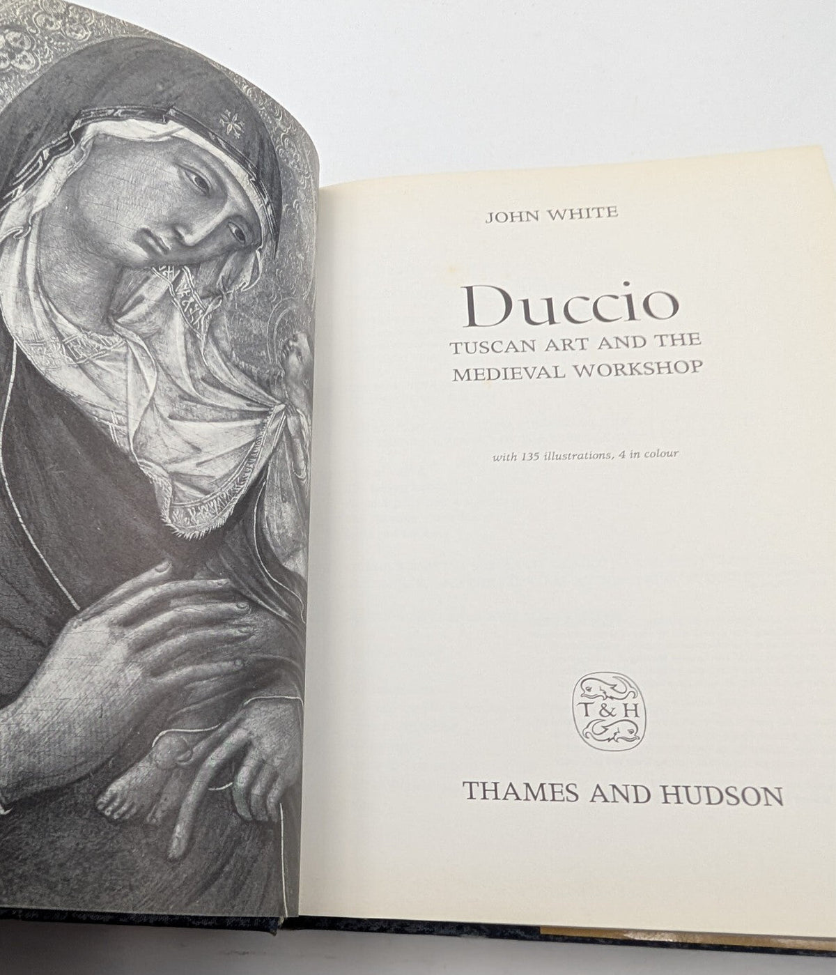 Duccio: Tuscan Art and the Mediaeval Workshop by John White, exact copy, photograph 8 of 9