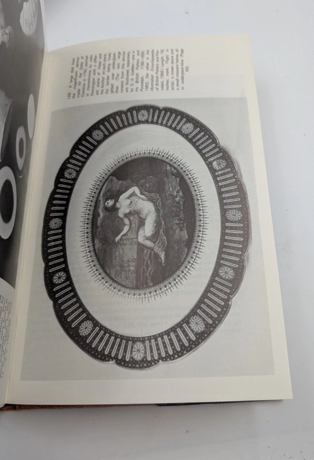 Worcester Porcelain by Henry Sandon, Pearl Press photograph 6