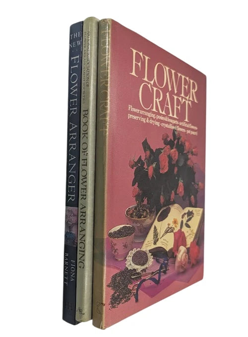 Three-book flower arranging and craft bundle, Pearl Press photograph 1