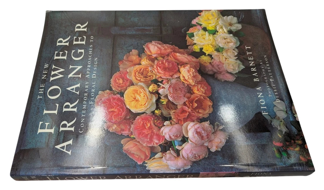 Three-book flower arranging and craft bundle, Pearl Press photograph 2
