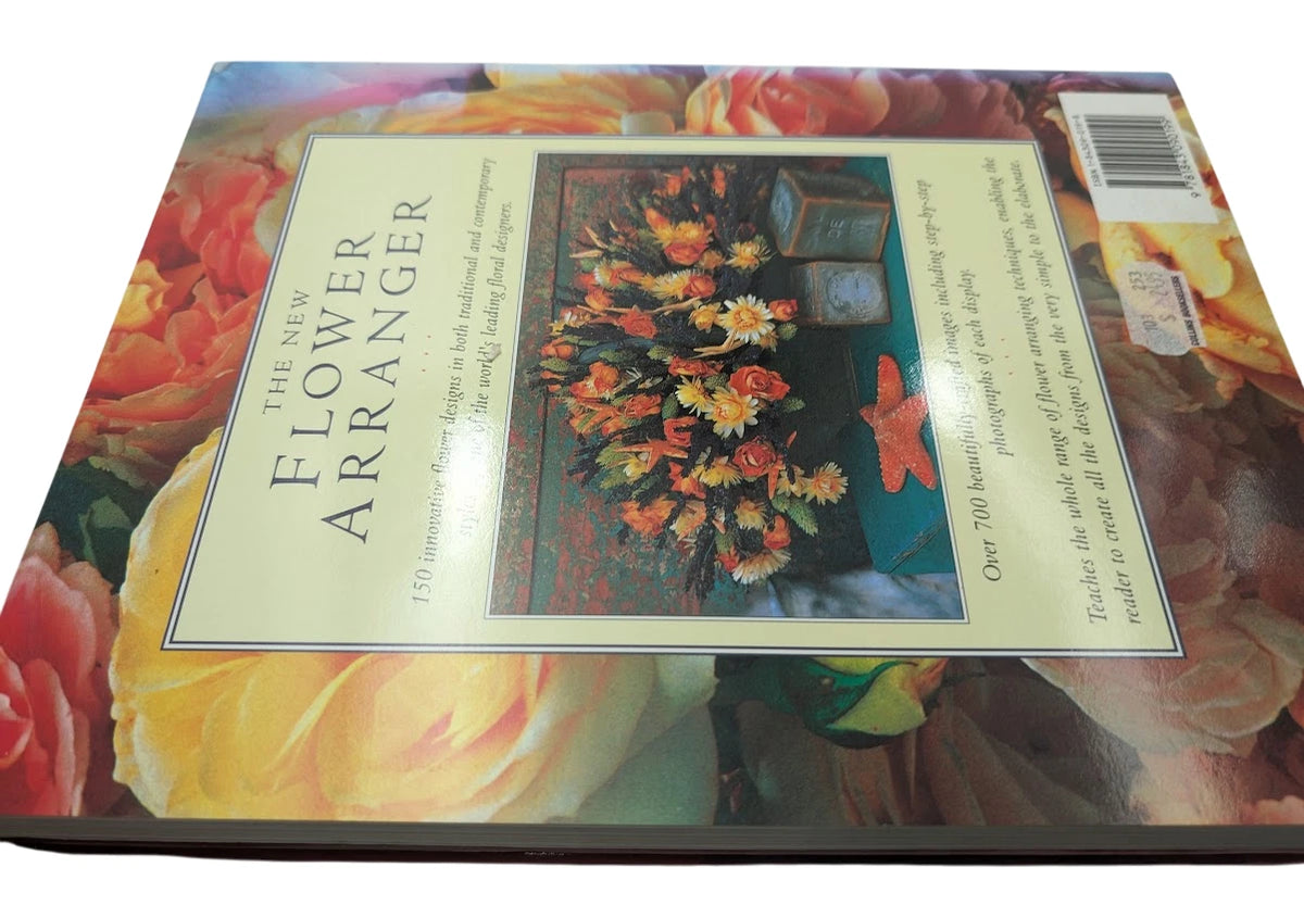Three-book flower arranging and craft bundle, Pearl Press photograph 4