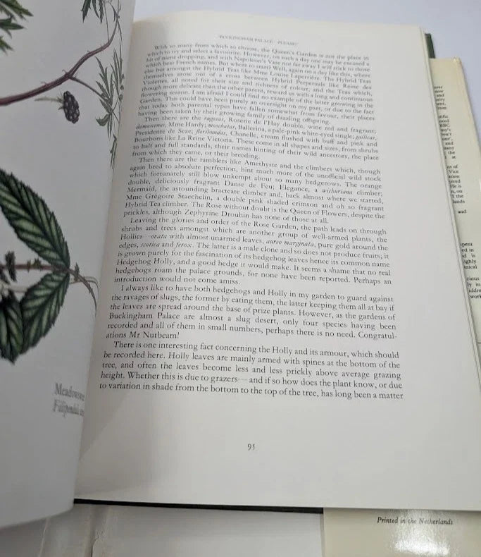 The Queen's Hidden Garden: Buckingham Palace's Treasury of Wild Plants - photograph 7