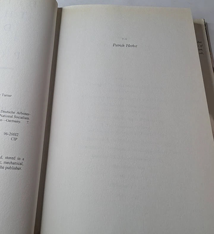 Hitler's Thirty Days to Power - photograph 4