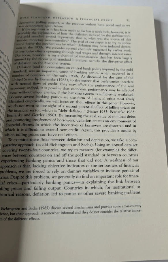 Essays on the Great Depression - photograph 5