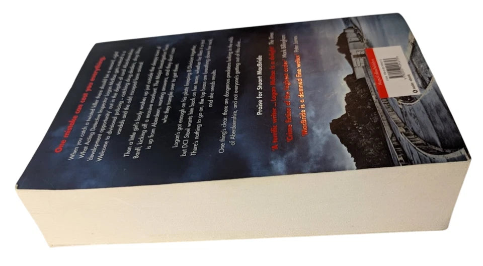 The Missing and the Dead Stuart MacBride, actual copy photograph 5