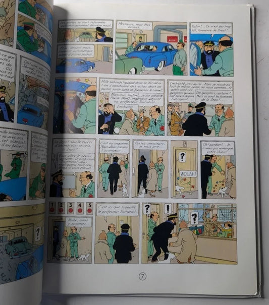Objectif Lune, actual French hardcover copy, photo 2 of 4