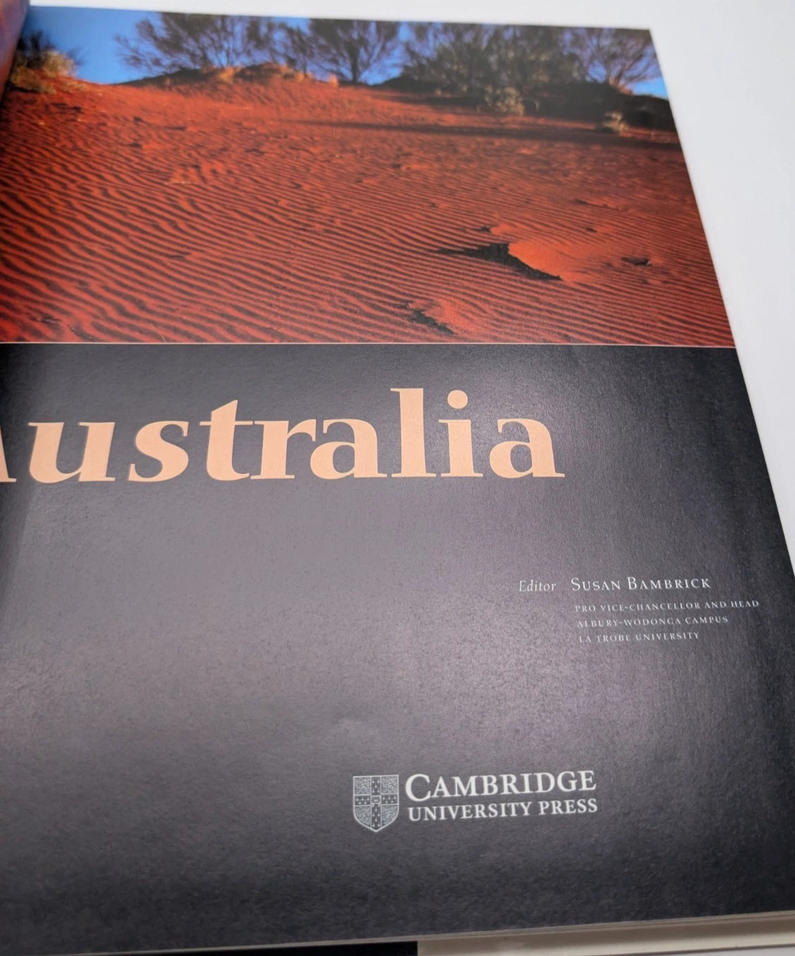 The Cambridge Encyclopedia of Australia (Cambridge World Encyclopedias)