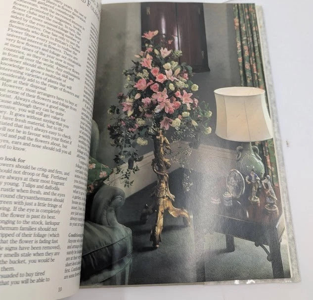 Arranging Flowers: Techniques of Floristry