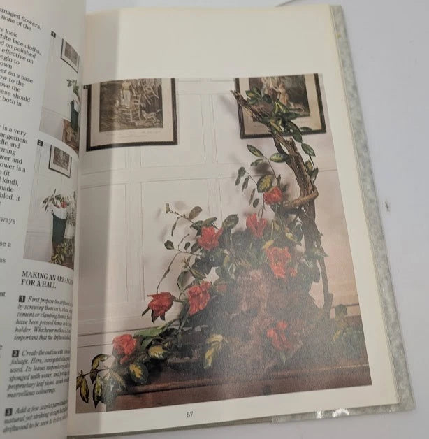 Arranging Flowers: Techniques of Floristry