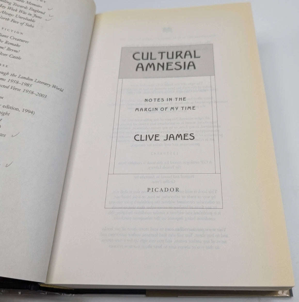Cultural Amnesia by Clive James