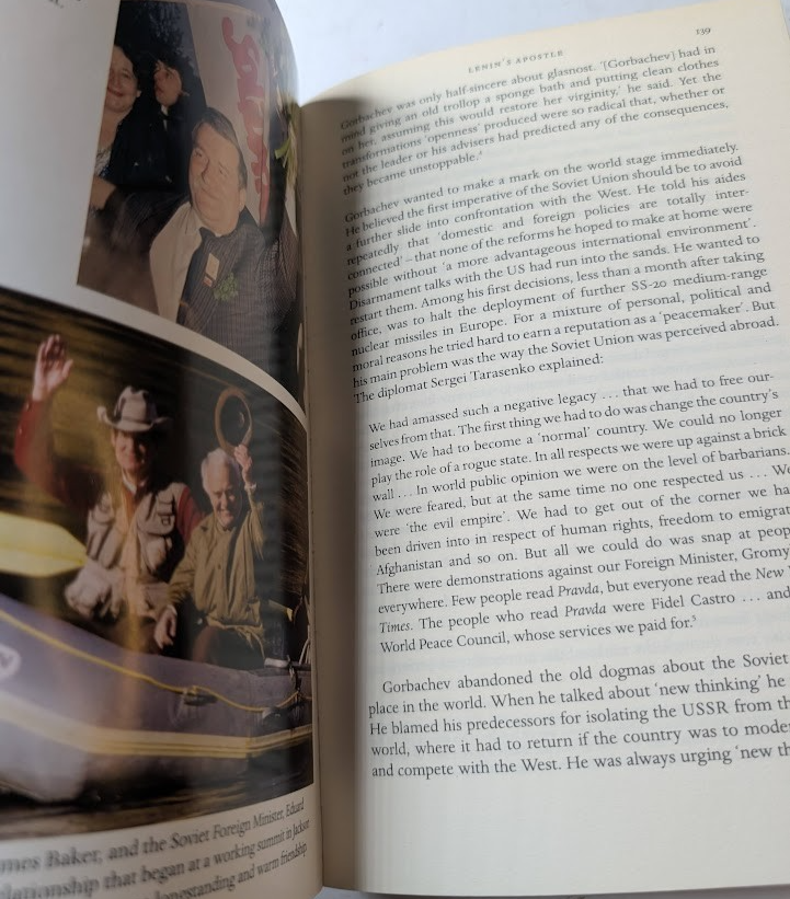 Revolution 1989: The Fall of the Soviet Empire by Victor Sebestyen - book detail 4