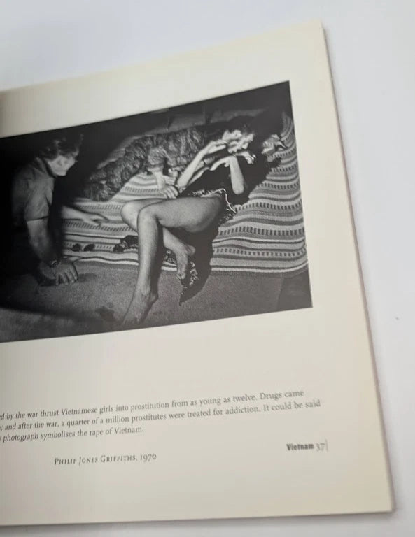 Reporting the World: John Pilger's Great Eyewitness Photographers, 2001 paperback, copy photograph 7