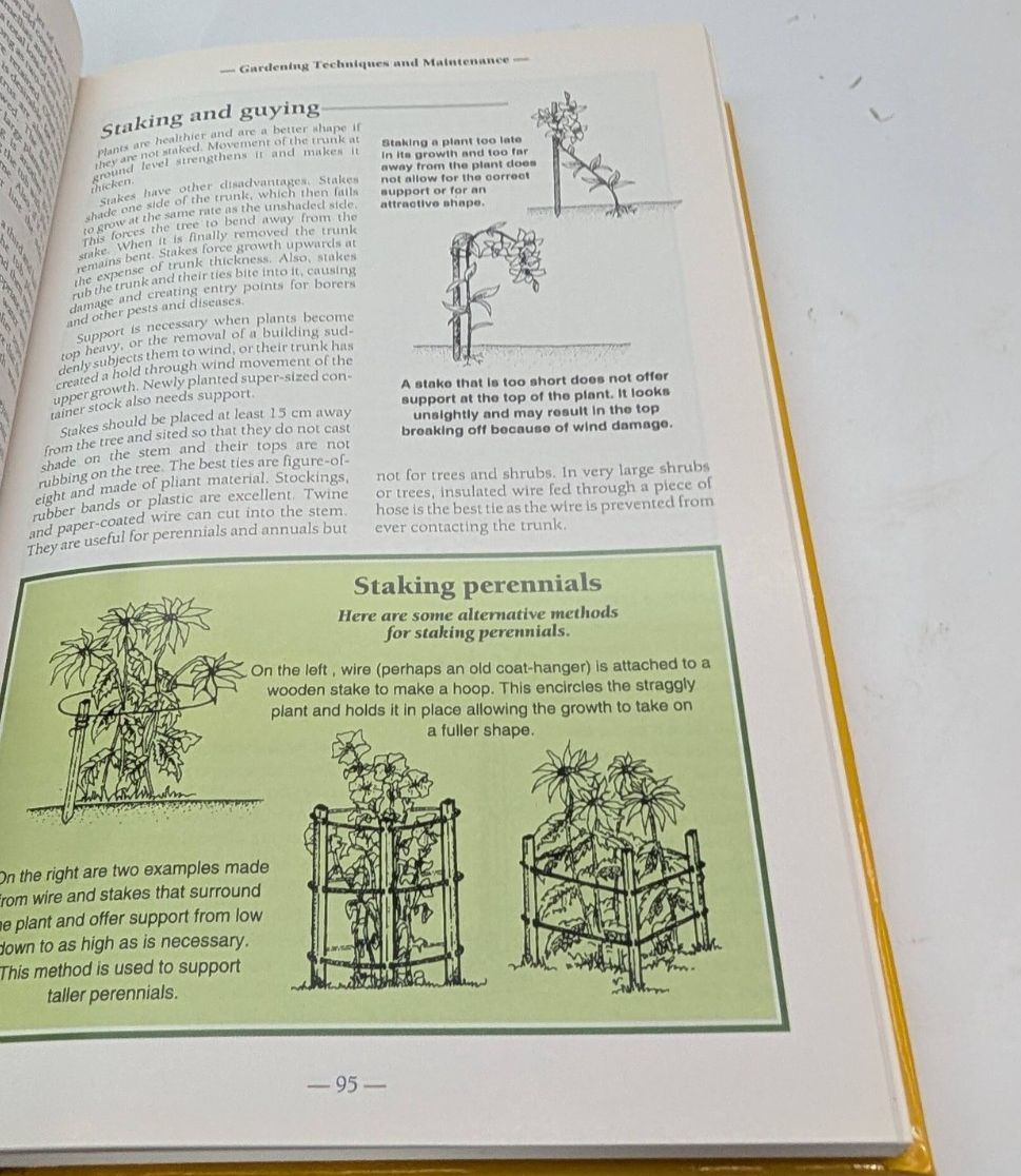 Australian Gardening by Gregorys - book detail 4