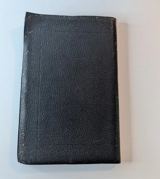 The Bushman's Handcrafts, actual book photo 1