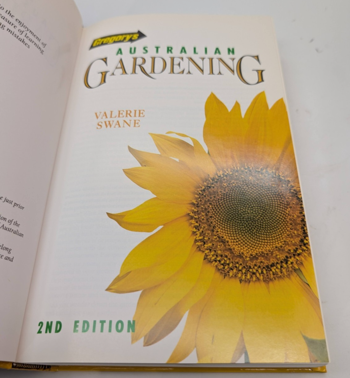 Australian Gardening by Gregorys - book detail 7