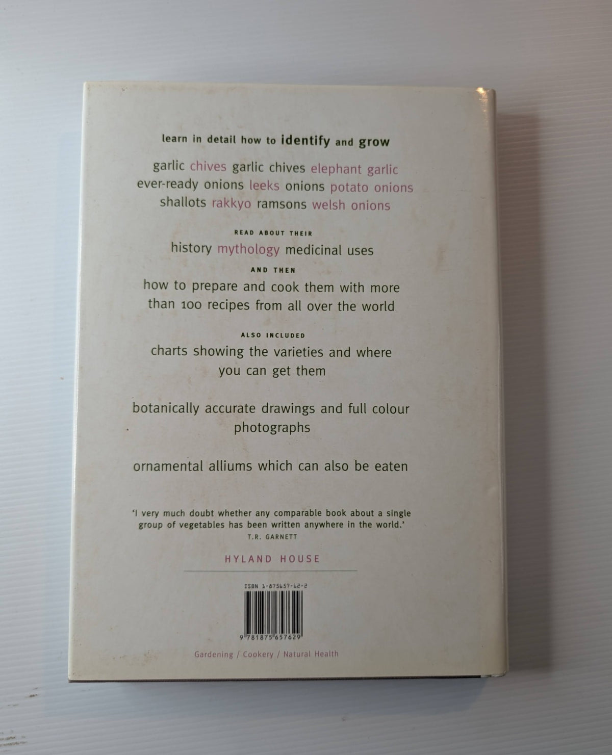 Garlic and Friends Edible Alliums by Penny Woodward - book detail 3