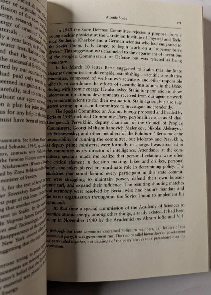 Special Tasks: The Memoirs of an Unwanted Witness, a Soviet Spymaster - actual copy, photograph 7